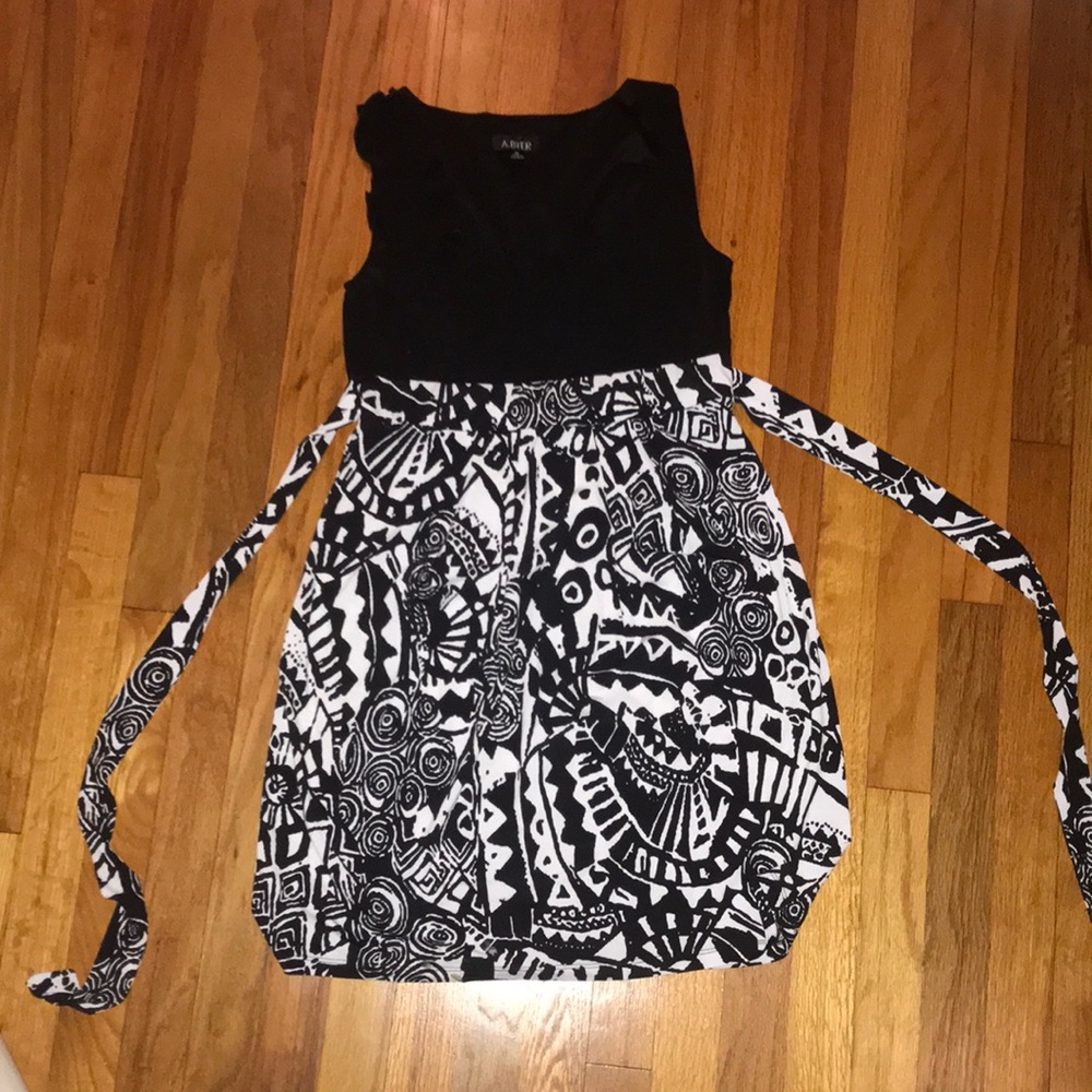 Juniors black and white tie back A. Byer dress